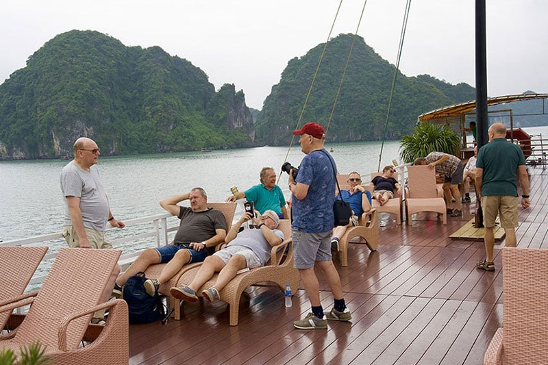 The Hidden Art of Cruising: Small Details That Make a Halong Bay Trip Unforgettable | Jade Sails Halong
